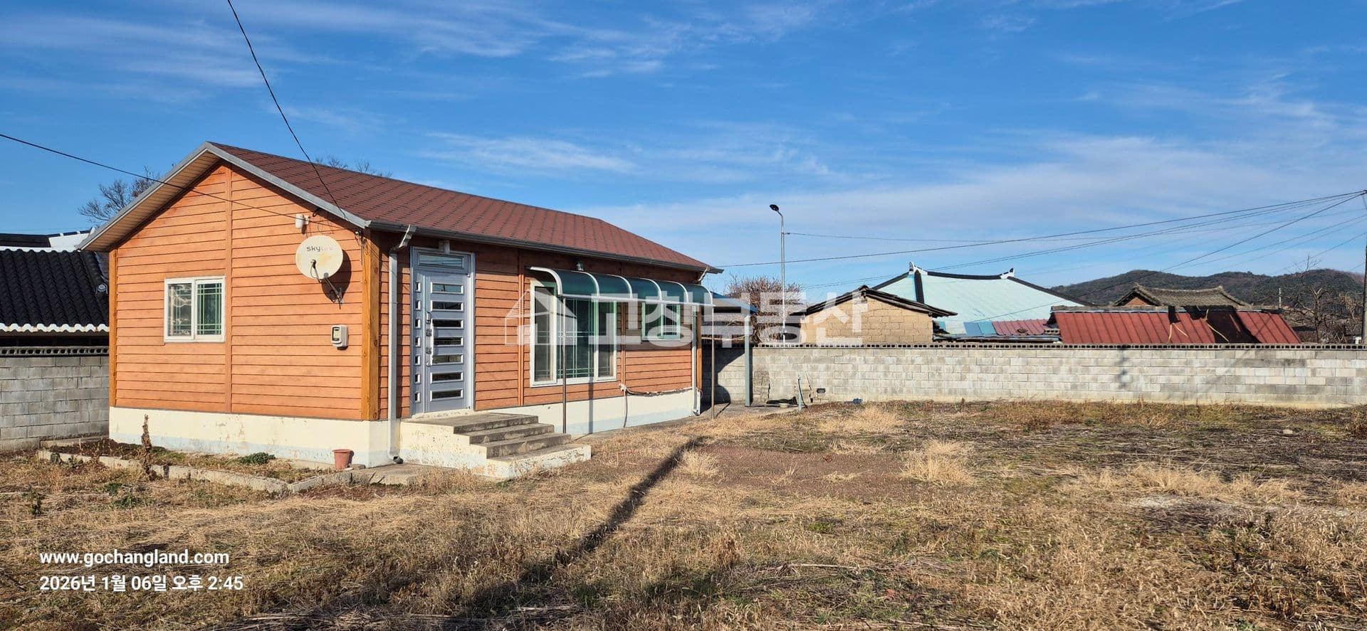 고창군 고창읍 주곡리 상평마을에 위치한 경량철골구조의 단독주택 4