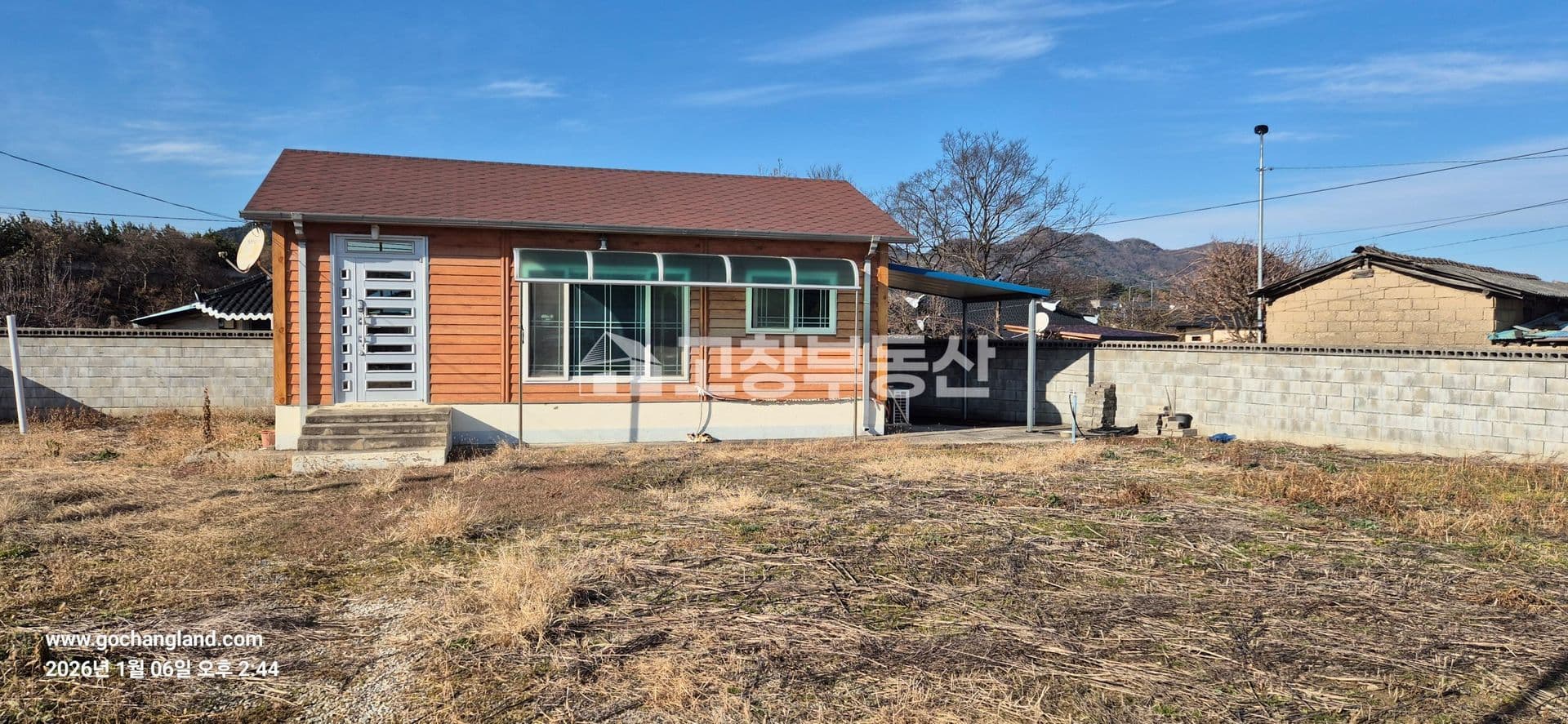 고창군 고창읍 주곡리 상평마을에 위치한 경량철골구조의 단독주택 2