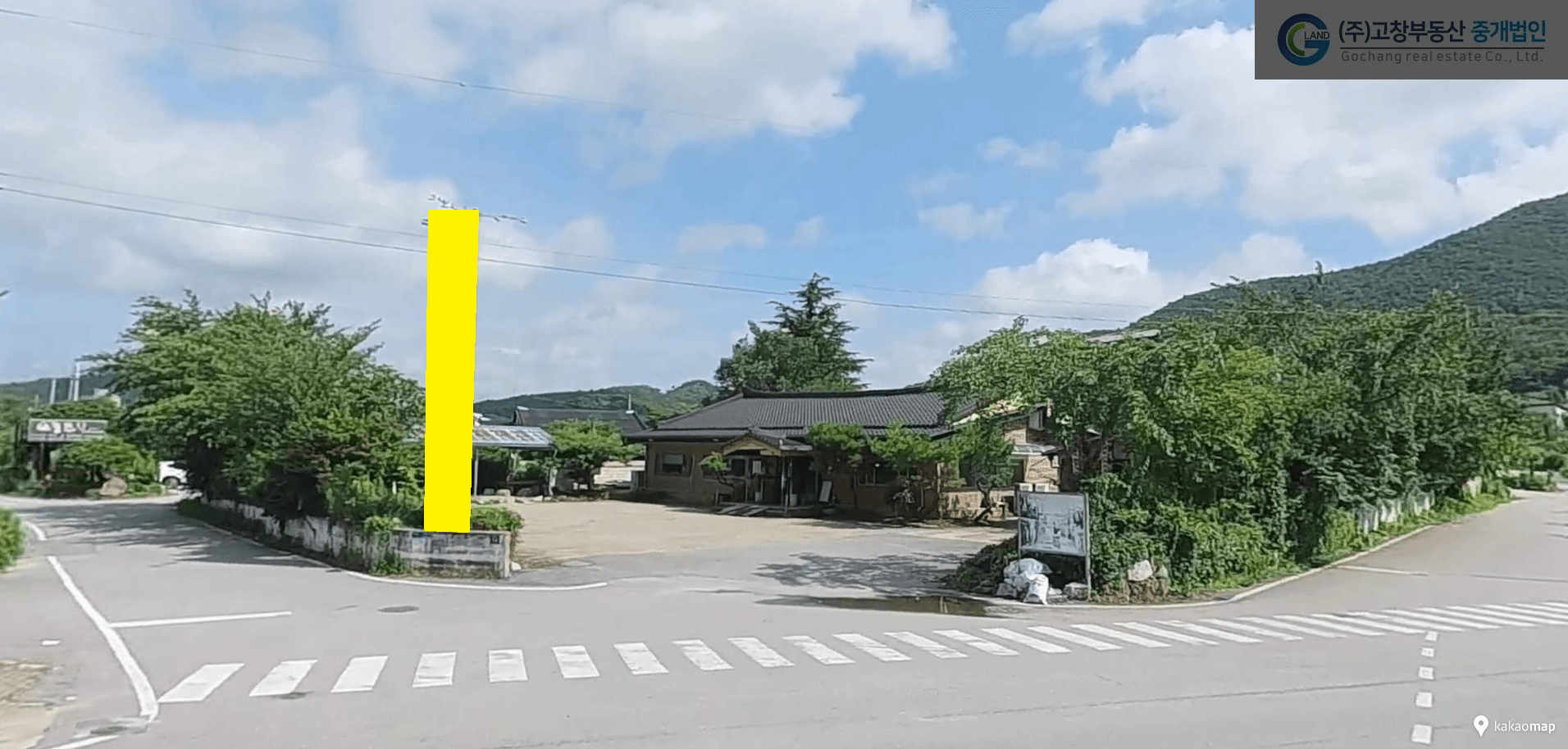 고창읍 월곡리 고창종합운동장 앞 사거리에 위치한 음식점 상가건물