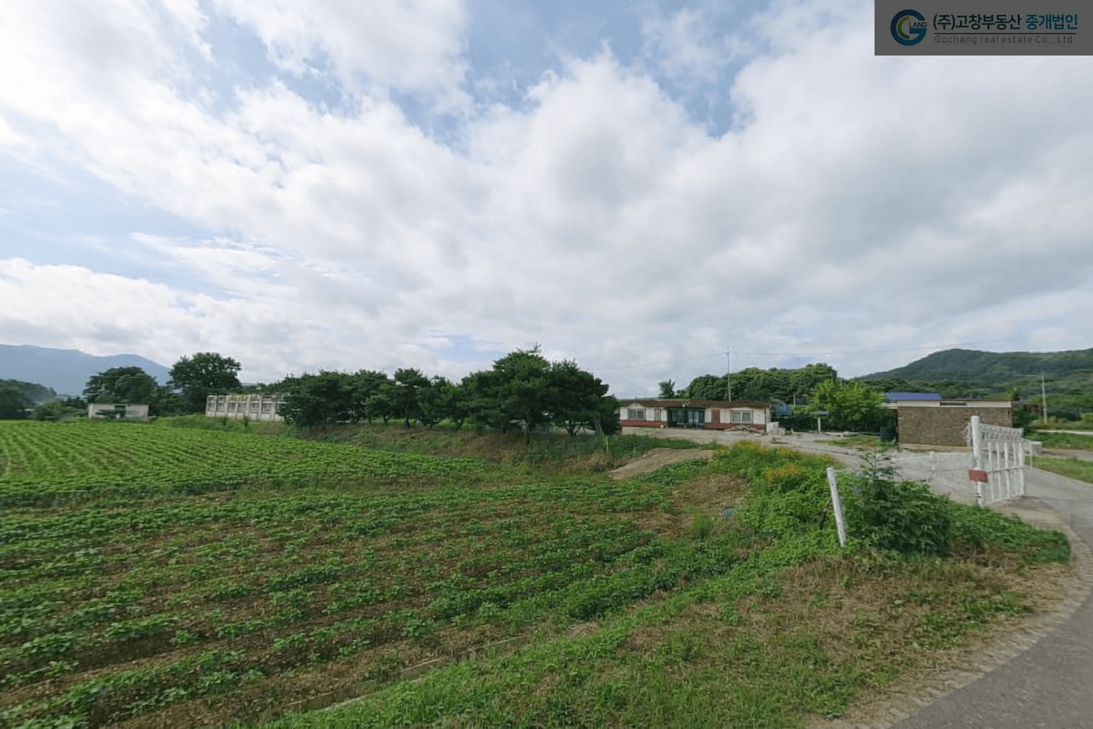 고창군 부안면 사창리에 위치한 계획관리지역의 다용도 폐교부지