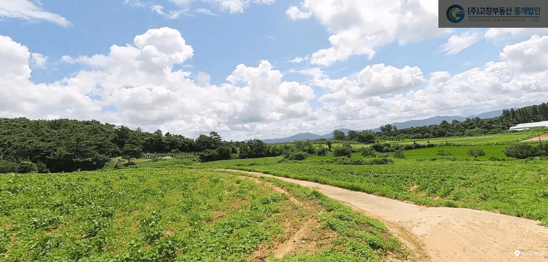 고창군 공음면 용수리 청보리밭 인근에 위치한 밭농사용 농지와 소형 임야