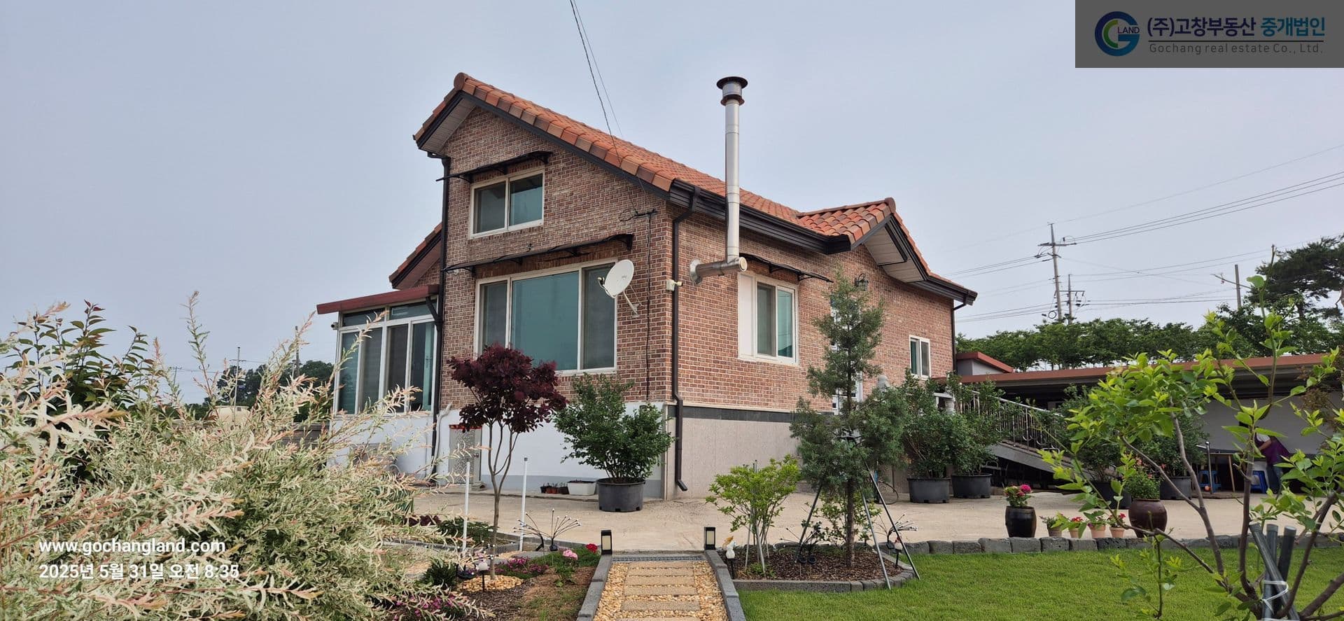 고창군 흥덕면 용반리에 위치한 단독 전원주택