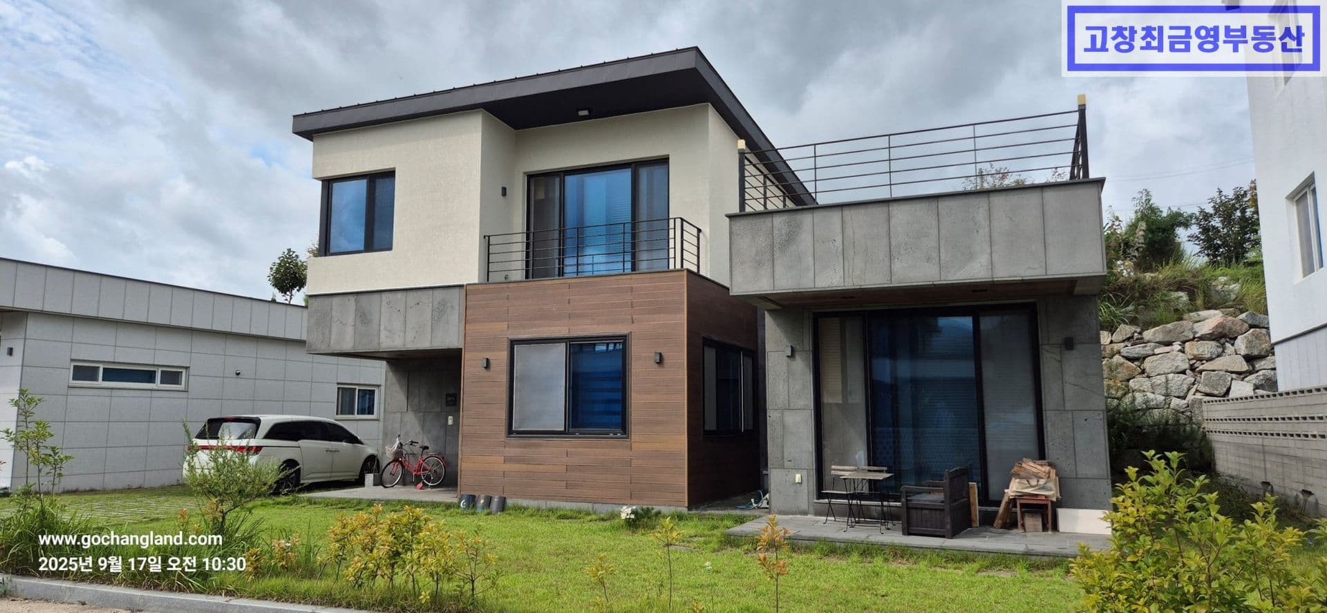 고창군 고창읍 덕정리에 위치한 지상2층의 단독주택 3