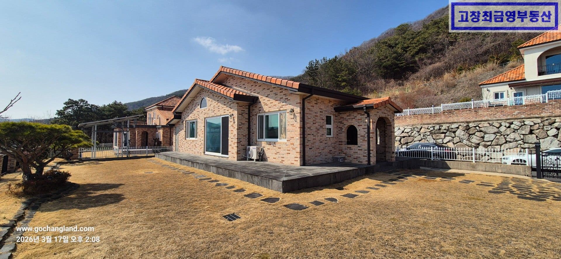 장성군 북이면 신평리 백양사TG 인근 전원주택 단지에 위치한 전원주택